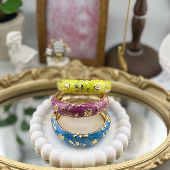 Green Floral Hand Painted Enamel Bangle - Picture 4 of 13